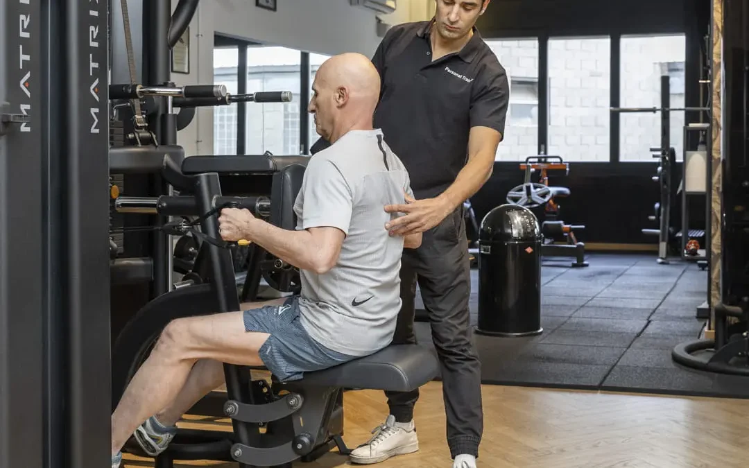 Ejercicios de equilibrio para mayores: 7 movimientos sencillos y cómo hacerlos con seguridad